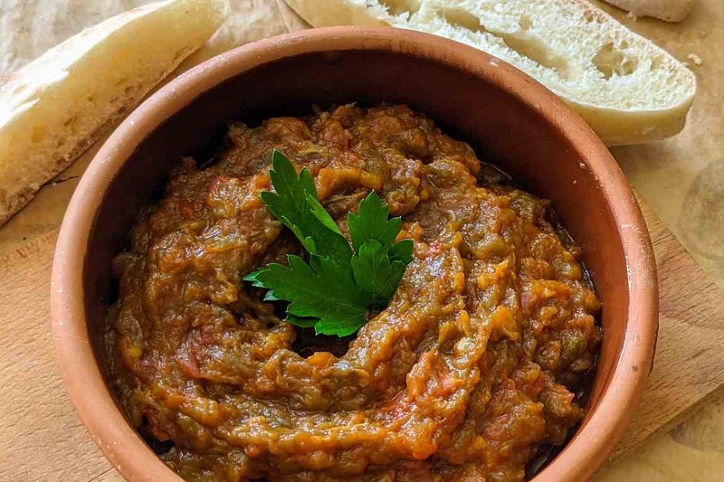. میرزا قاسمی (گیلان)
